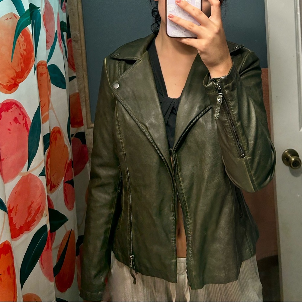 Max Studio Green Leather Jacket - image 8